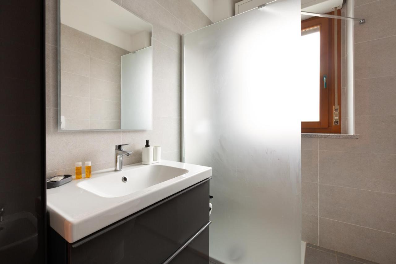 Milan Comfy Apartment X3 - With Balcony Exteriör bild
