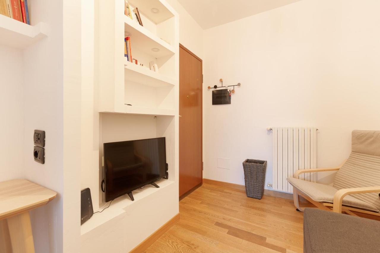 Milan Comfy Apartment X3 - With Balcony Exteriör bild